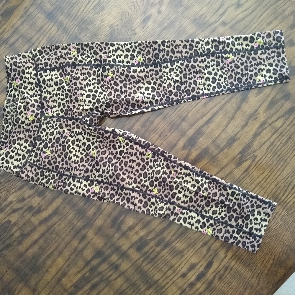 Betsey Johnson Leopard Print Capri Leggings